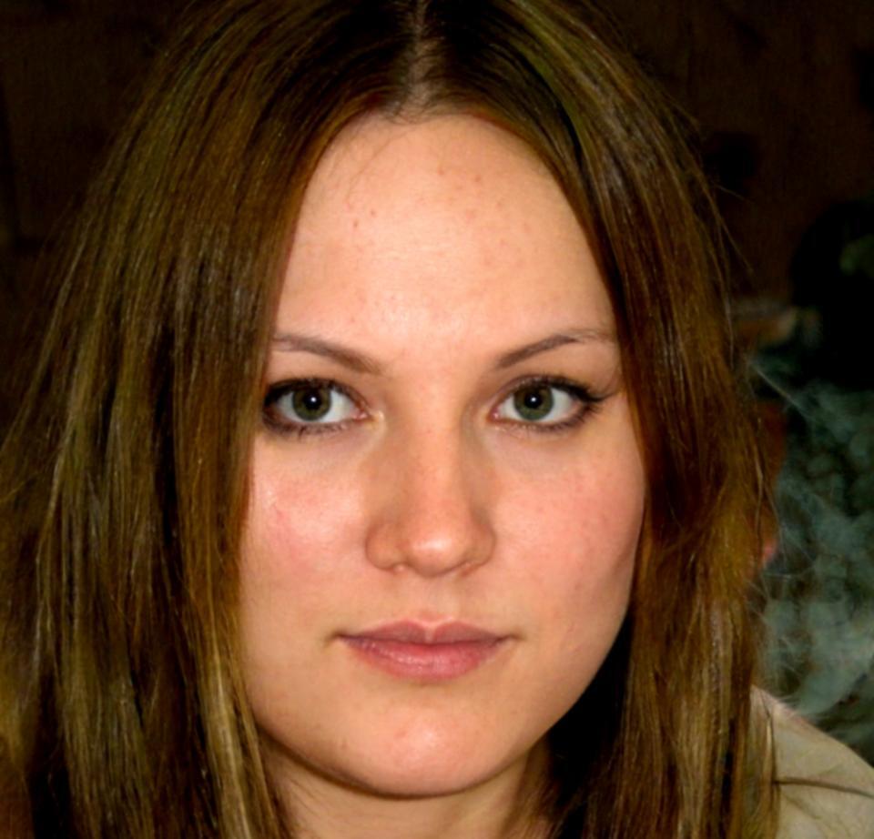 Portrait de Camille Deschamps, analyste financière principale